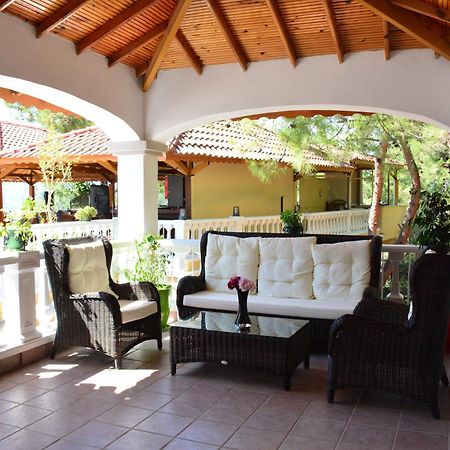 Pine Club Apart Hotel Kusadasi Bagian luar foto