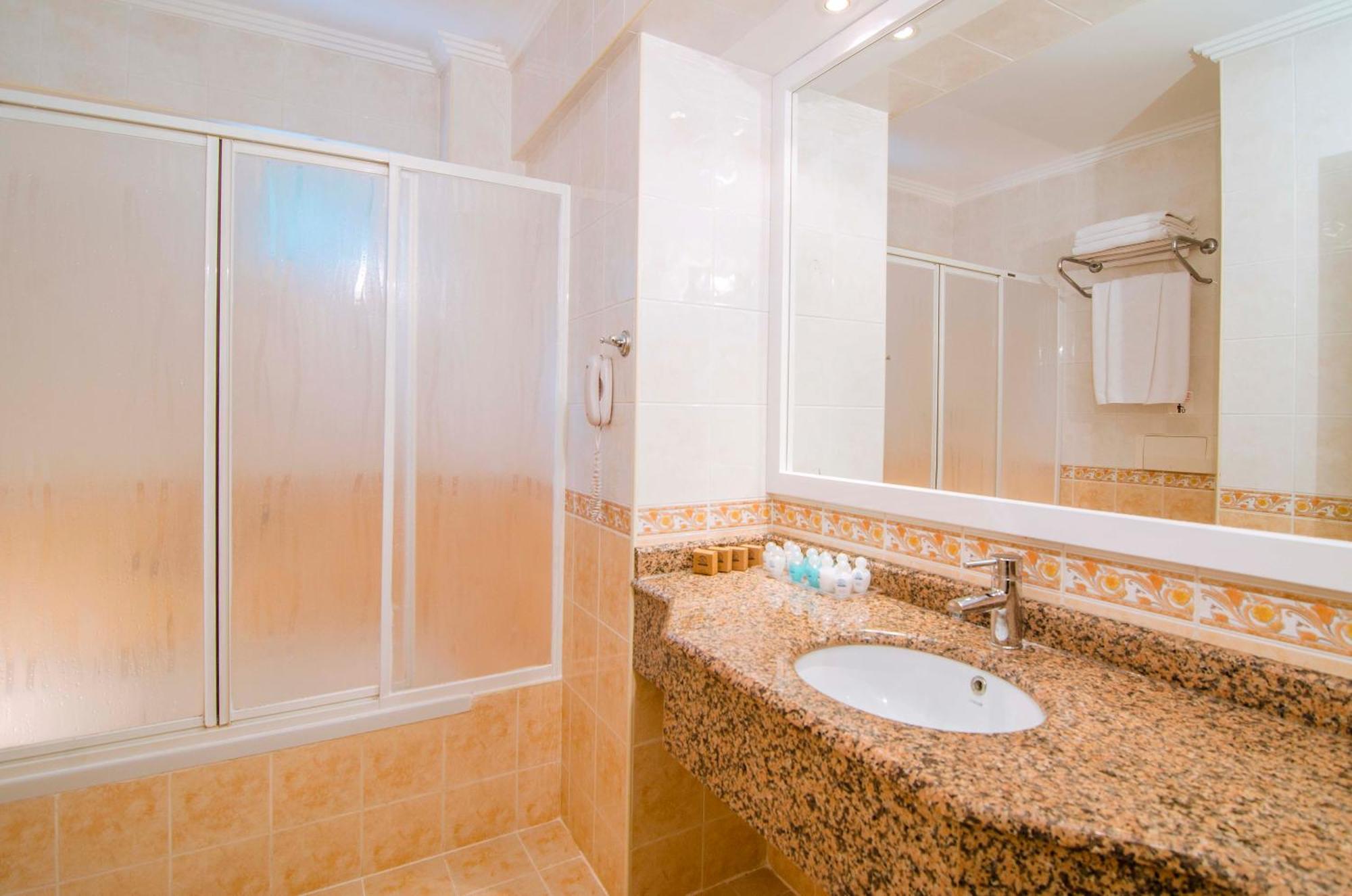 Pine Club Apart Hotel Kusadasi Bagian luar foto