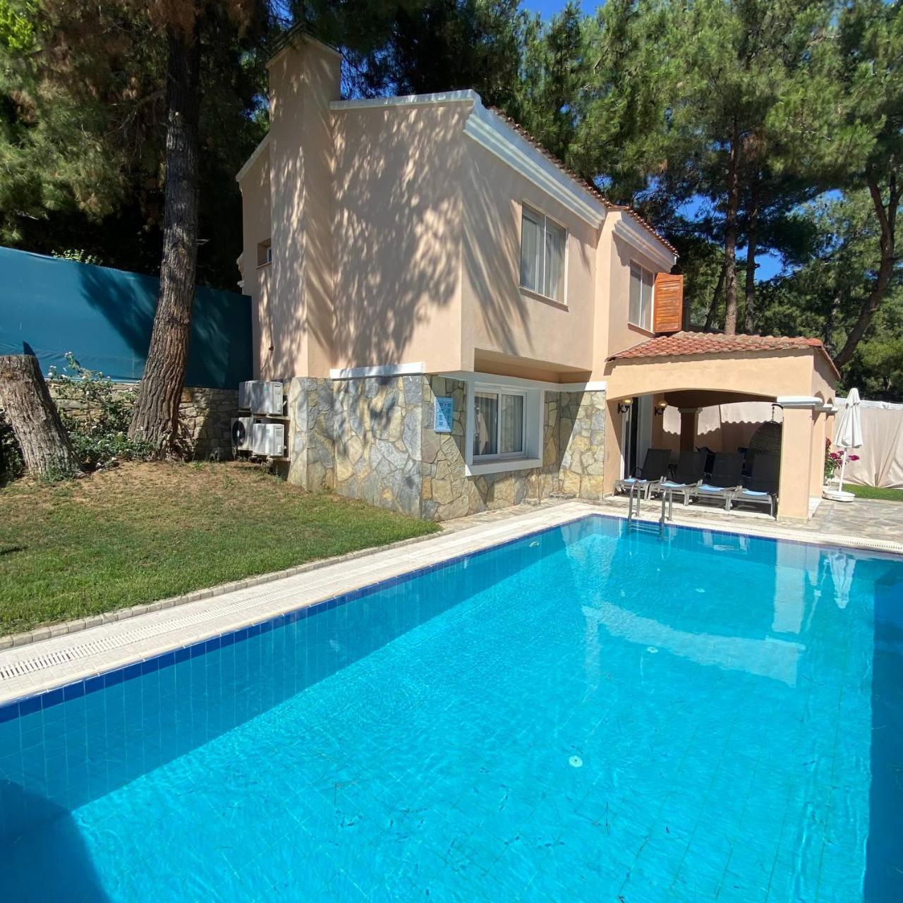 Pine Club Apart Hotel Kusadasi Bagian luar foto