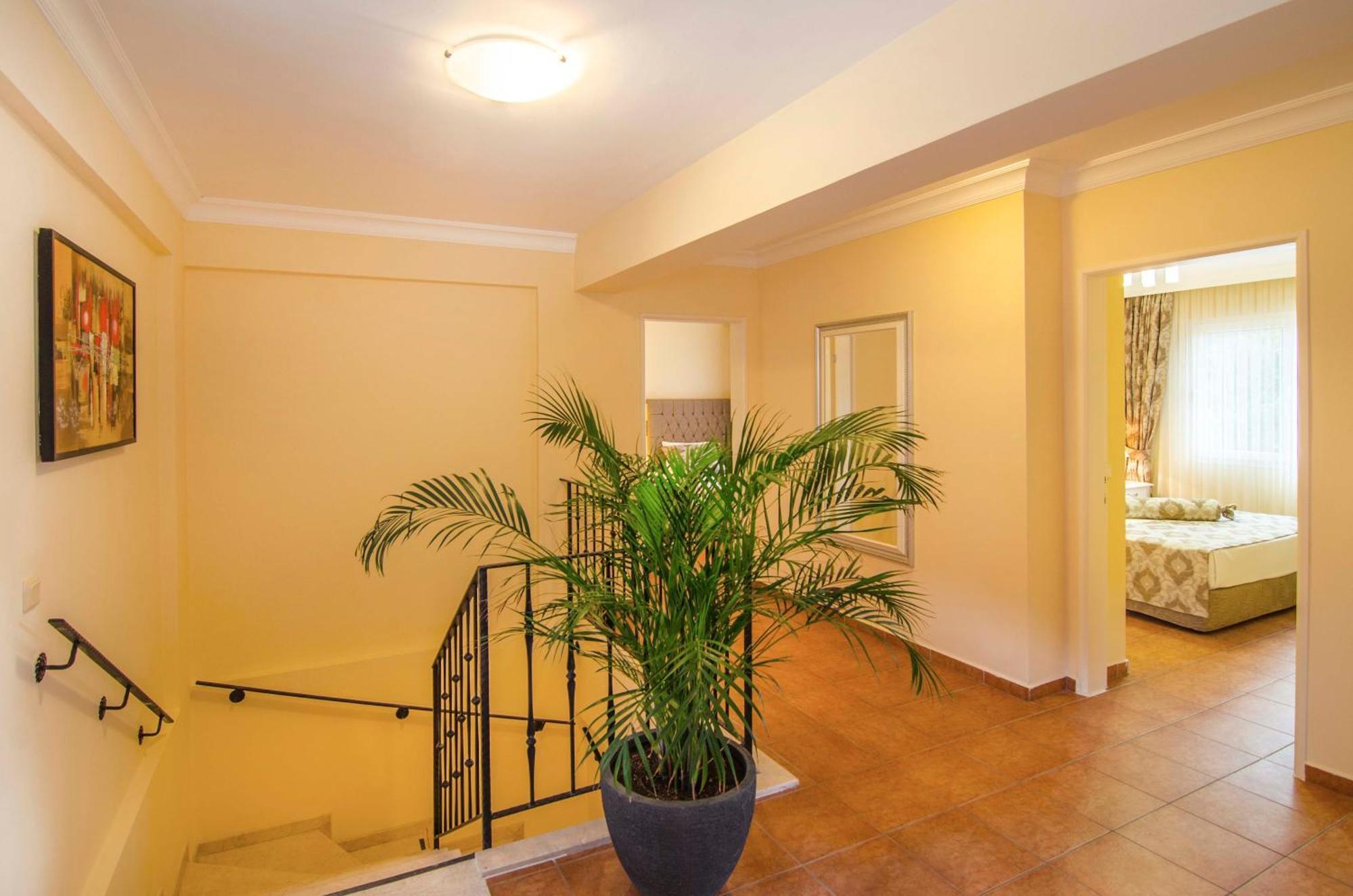 Pine Club Apart Hotel Kusadasi Bagian luar foto