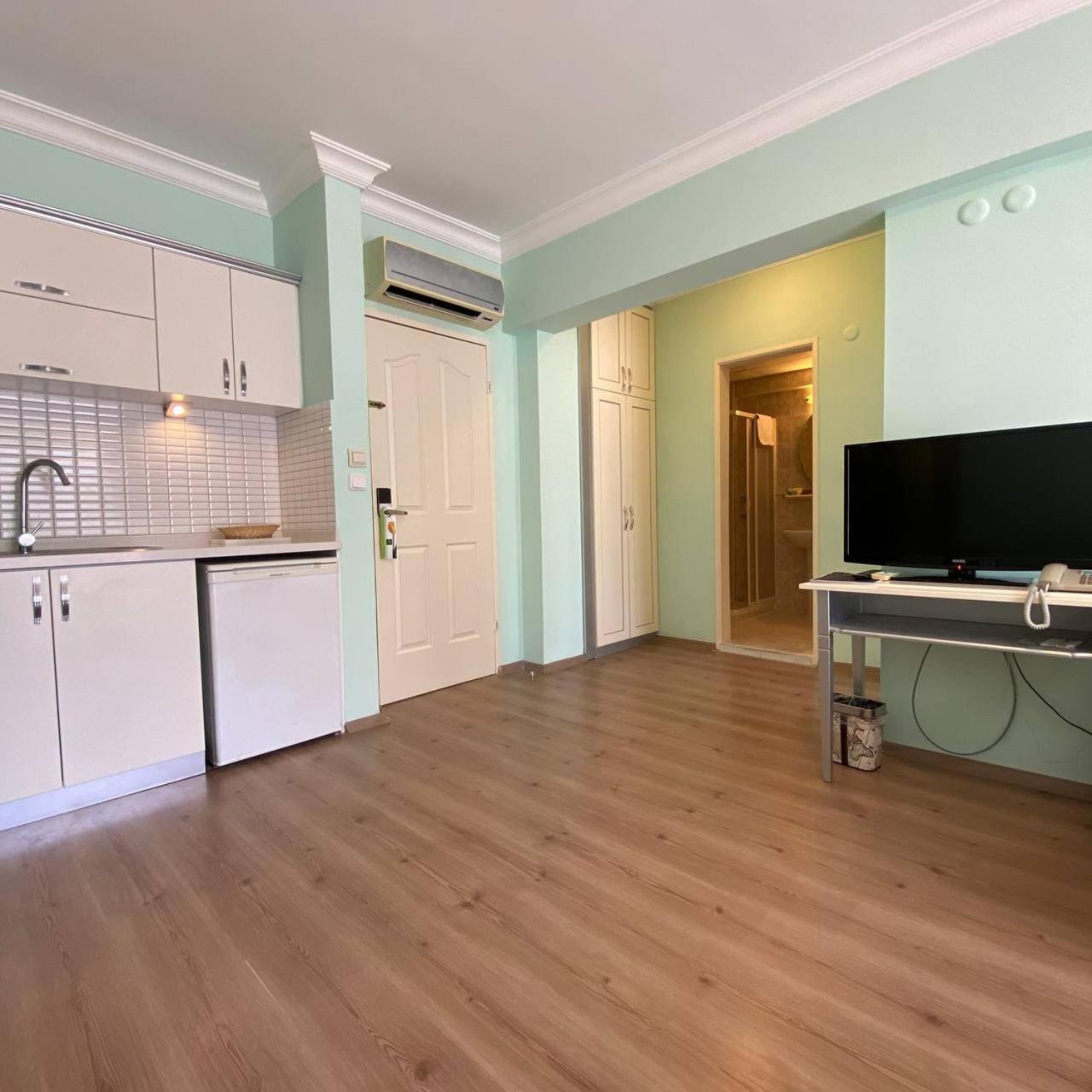 Pine Club Apart Hotel Kusadasi Bagian luar foto