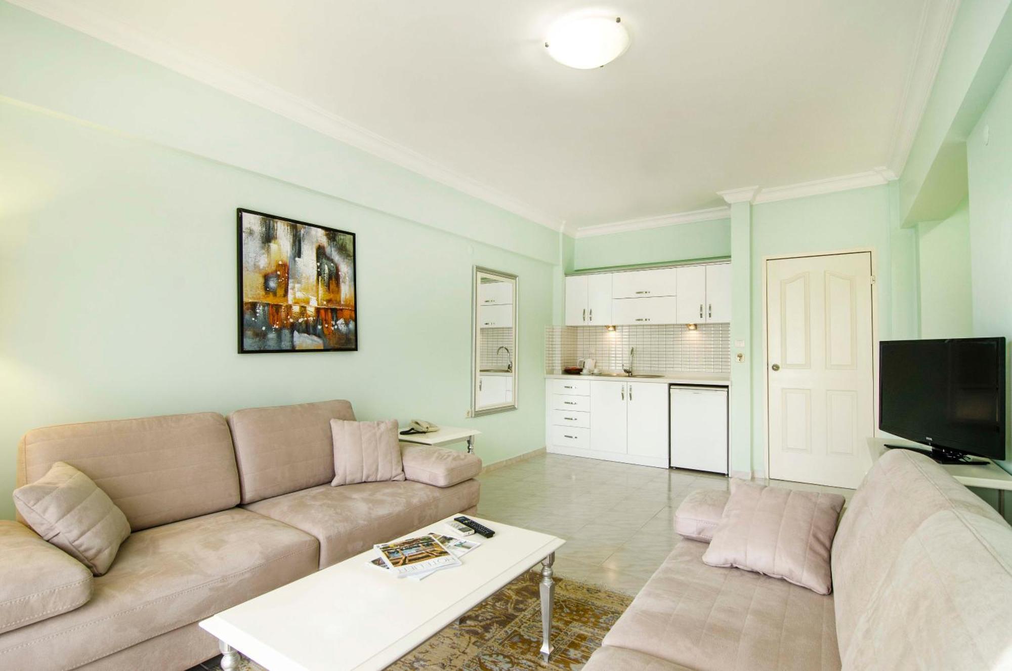 Pine Club Apart Hotel Kusadasi Bagian luar foto