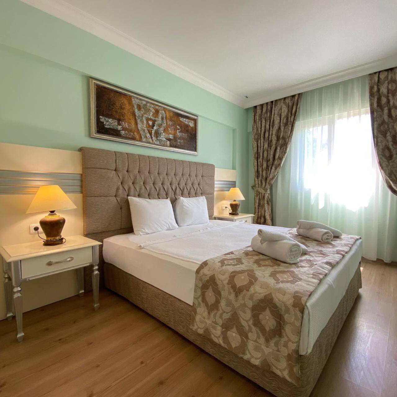 Pine Club Apart Hotel Kusadasi Bagian luar foto