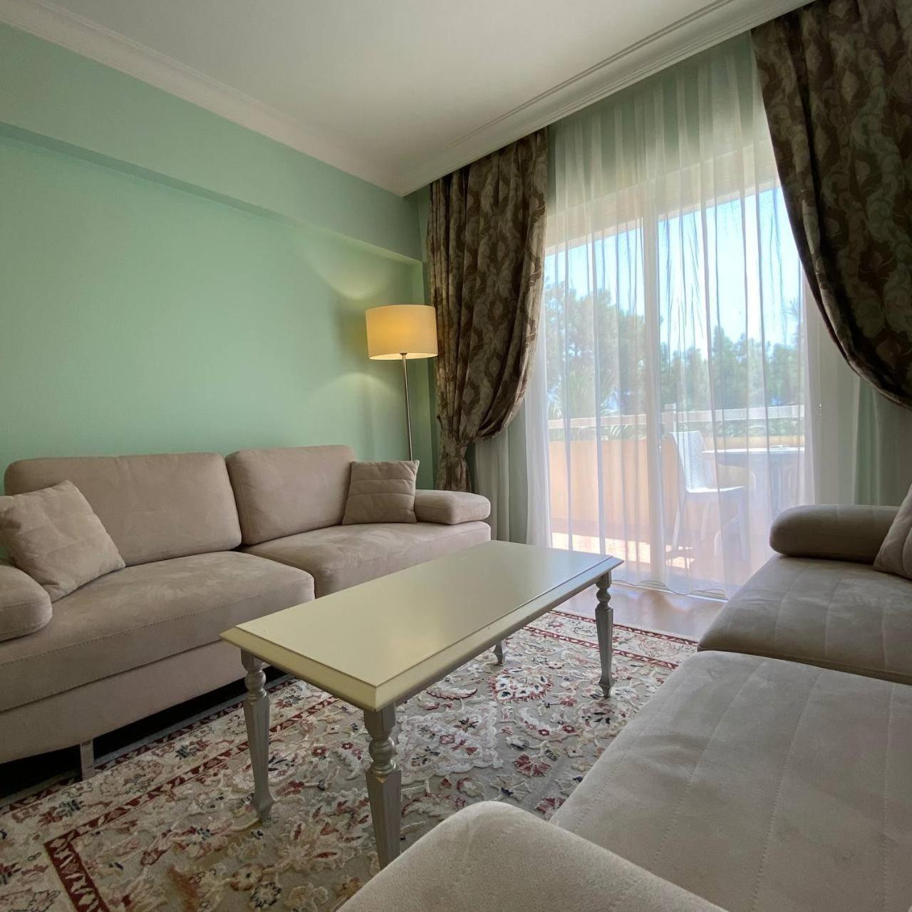 Pine Club Apart Hotel Kusadasi Bagian luar foto