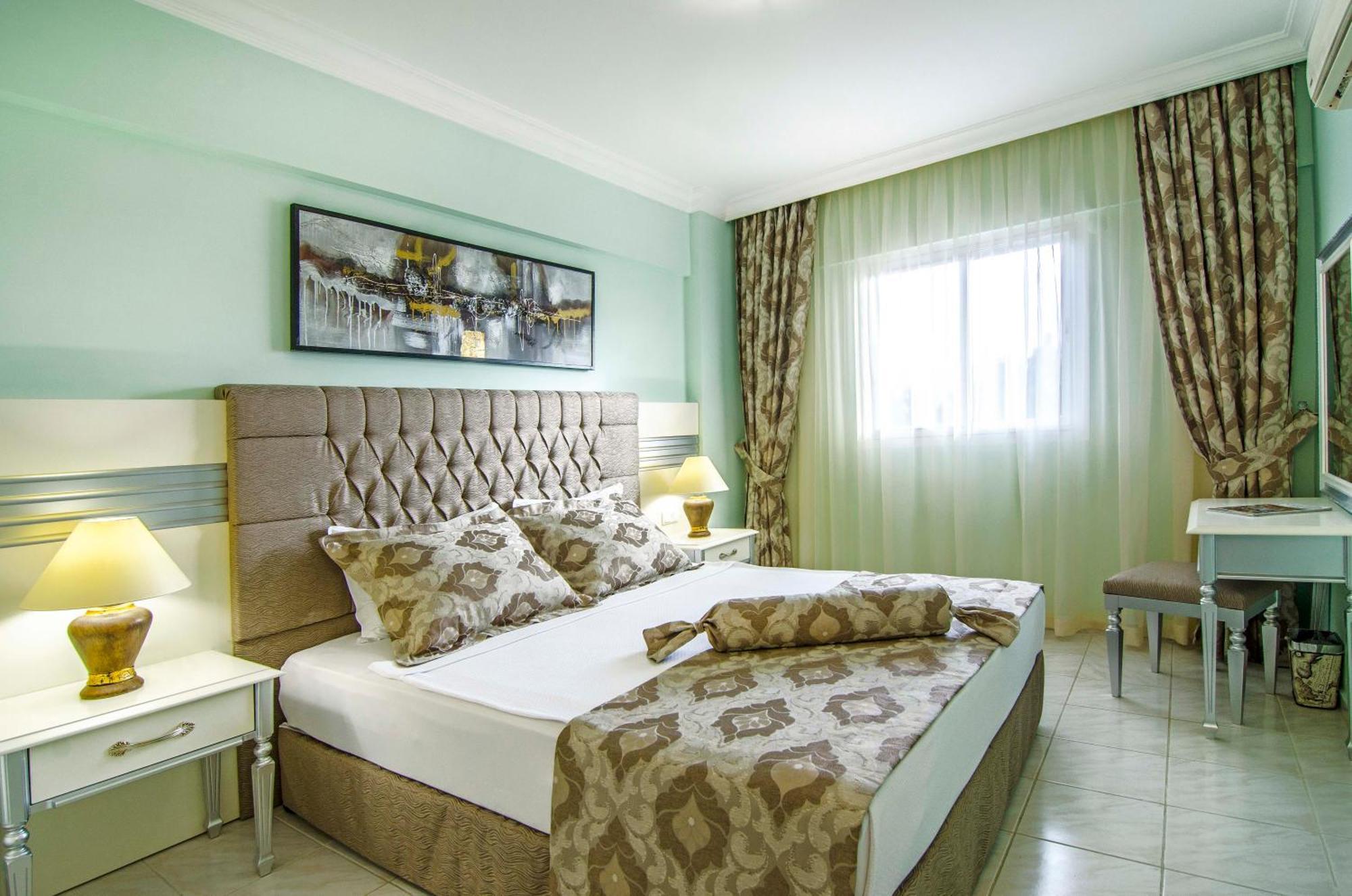 Pine Club Apart Hotel Kusadasi Bagian luar foto