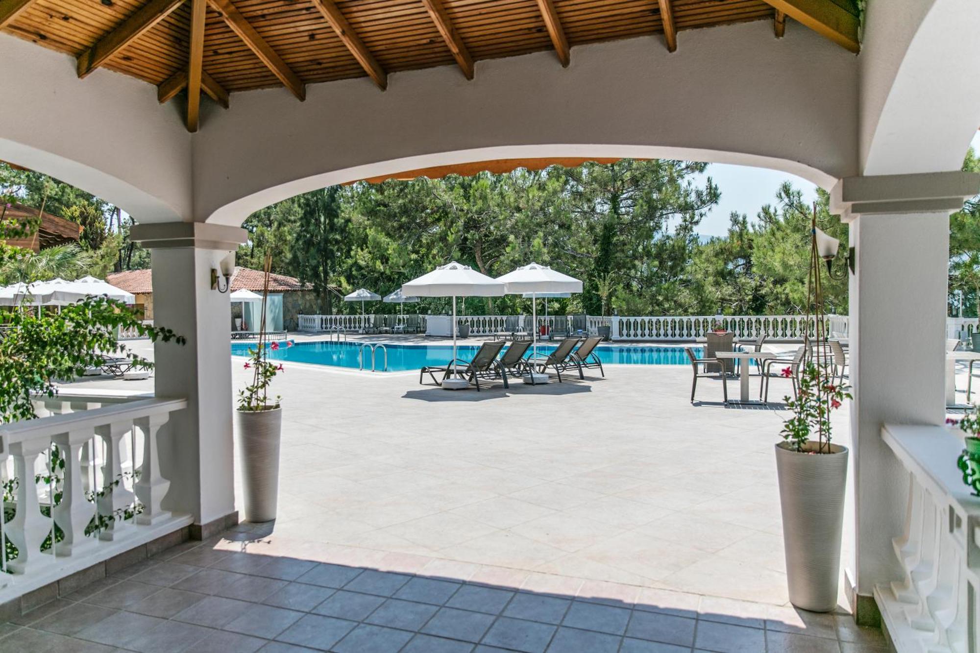 Pine Club Apart Hotel Kusadasi Bagian luar foto