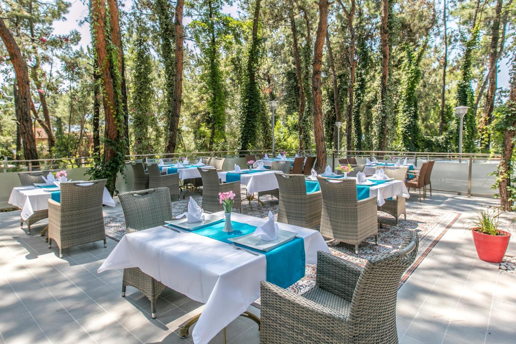 Pine Club Apart Hotel Kusadasi Bagian luar foto